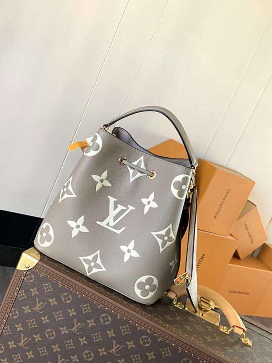 Louis Vuitton NéoNoé MM Gray/Cream Bag LV M45555