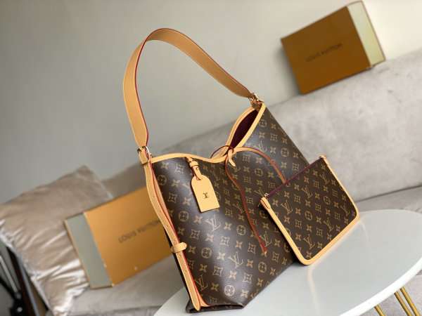 LV Carryall MM Monogram Bag