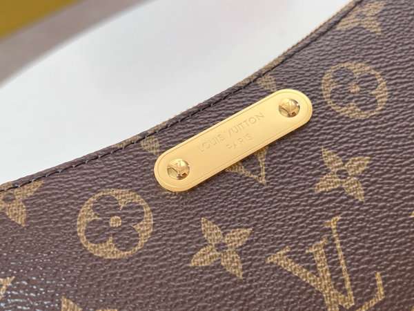 Top Quality Louis Vuitton Liv Pochette Monogram Bag M83008