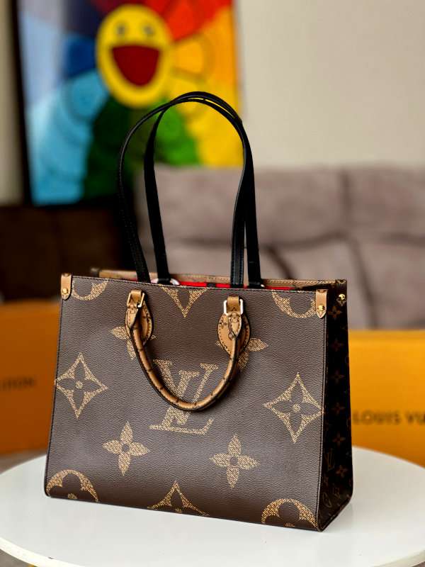 Louis Vuitton OnTheGo MM Monogram Bag M45321