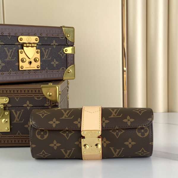 Louis Vuitton Jewelry Case M10145