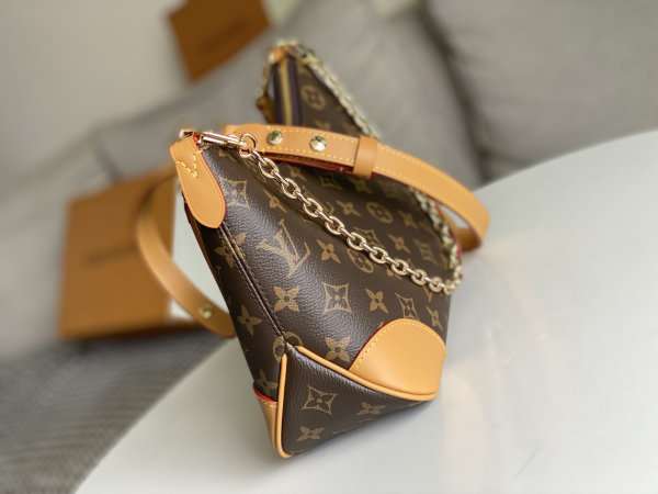 Louis Vuitton Boulogne Bag LV M45832