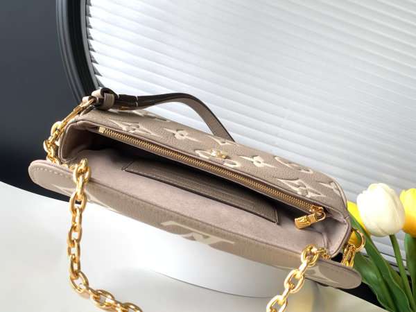 Louis Vuitton Wallet On Chain Ivy Bag LV M82211