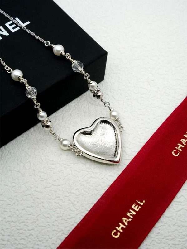 Chanel Silver Heart Chocker